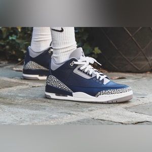 New Jordan 3  Retro Georgetown Size  7Y / 8.5 women